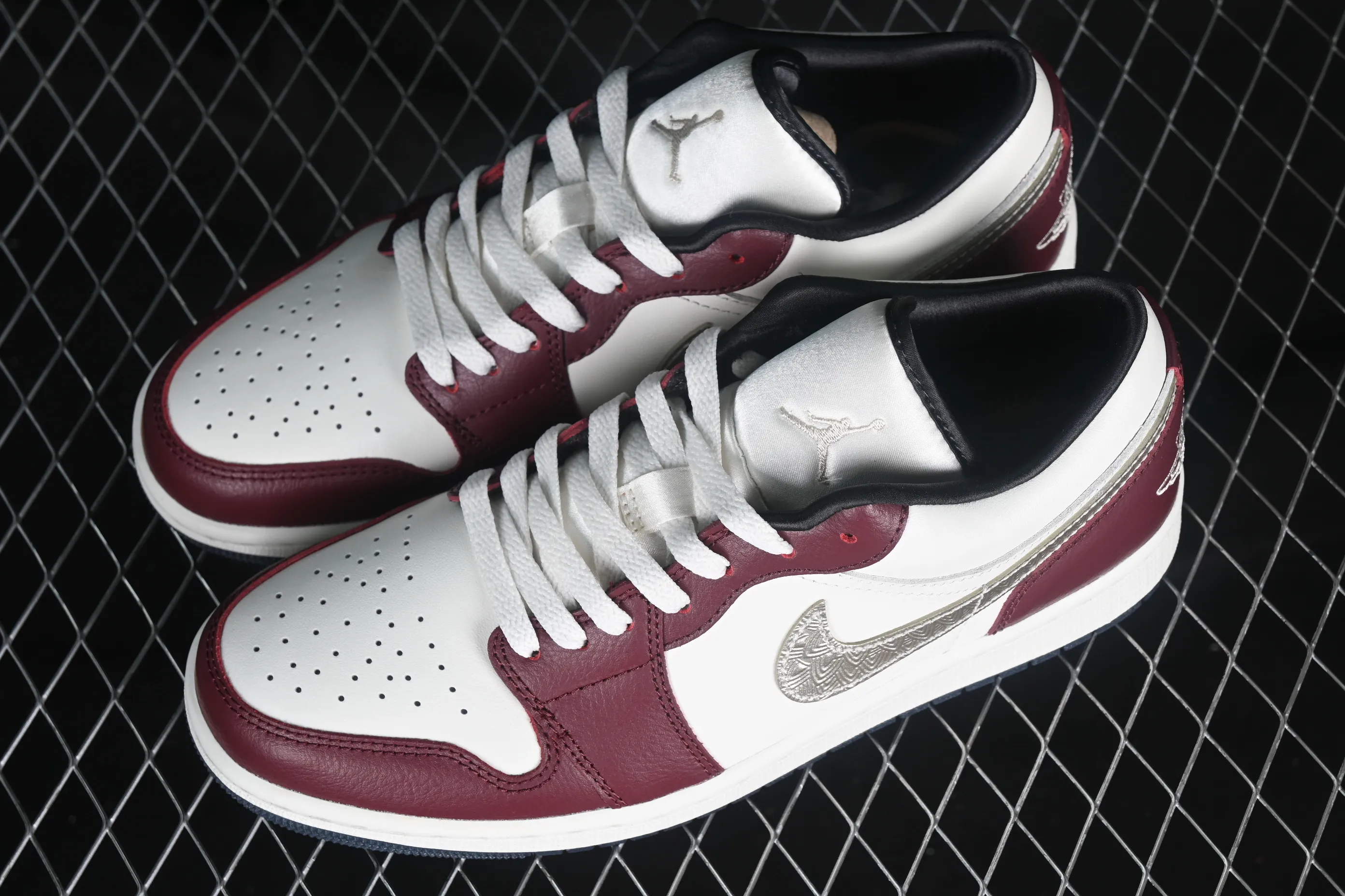 All categories Air Jordan Jordan series basketball shoes Air Jordan 1 Low G version pure original Jordan 1 Low "Year of the Dragon" AJ1 Joe 1 Year of the Dragon limited cultural and leisure sneakers FJ5735-100